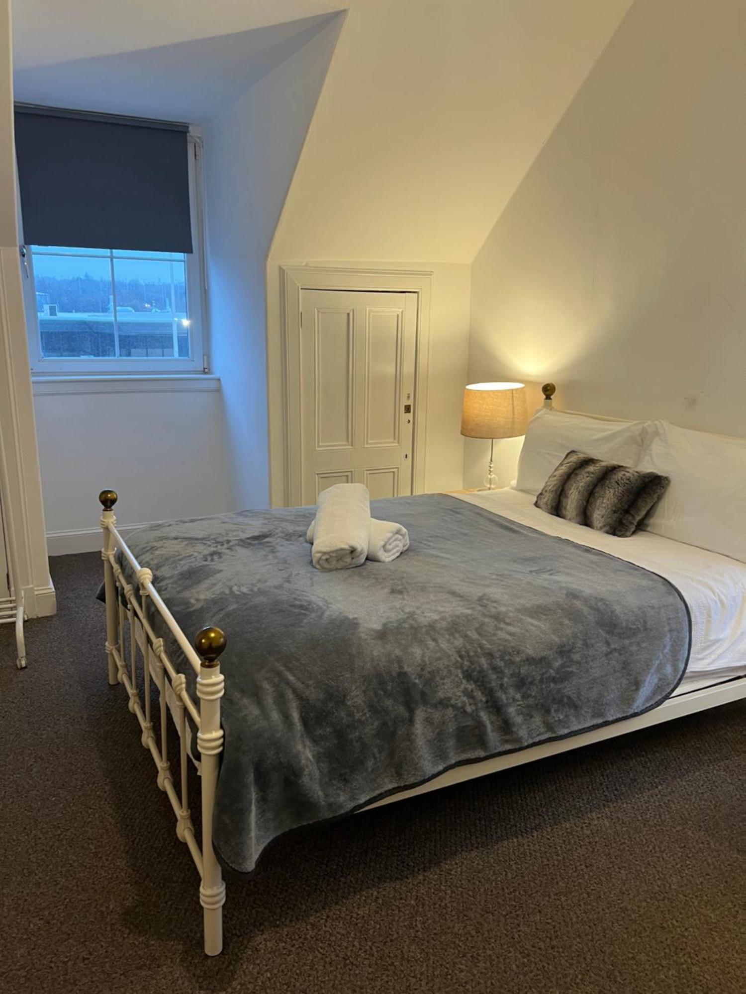 4 Bed Bungalow Near Airport Edinburgh Ngoại thất bức ảnh